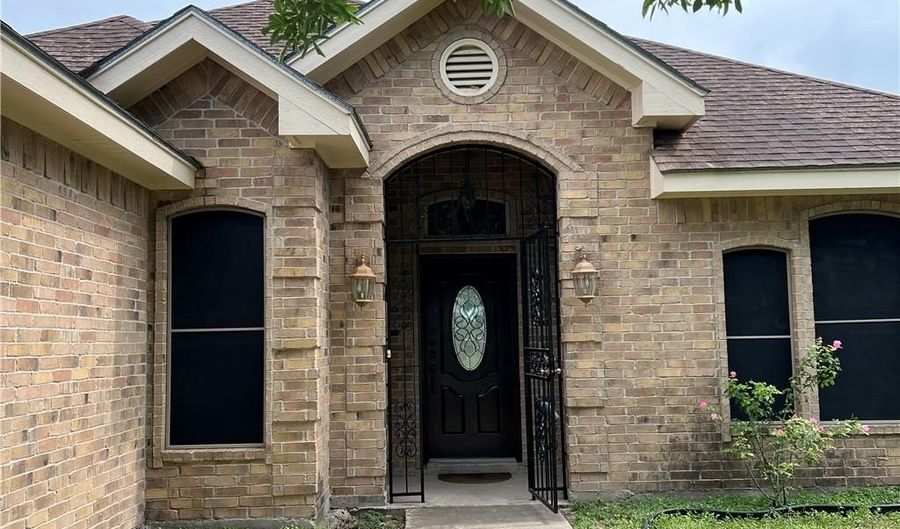 363 Pine Creek St, Alamo, TX 78516 - 3 Beds, 2 Bath