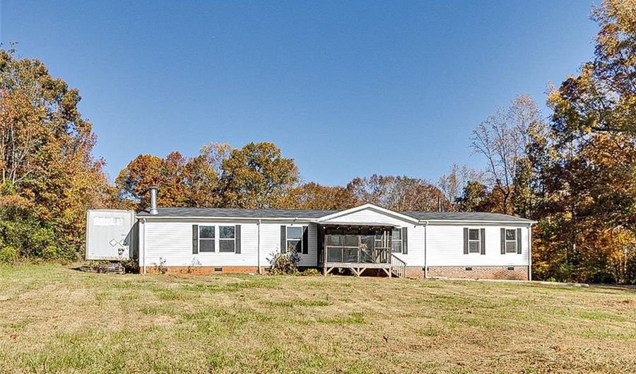 1522 Hopewell Friends Rd, Asheboro, NC 27205 - 3 Beds, 2 Bath