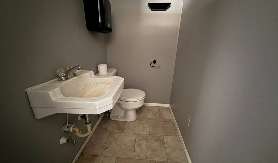 213 215 S Main St, Atkinson, NE 68713 - 0 Beds, 2 Bath