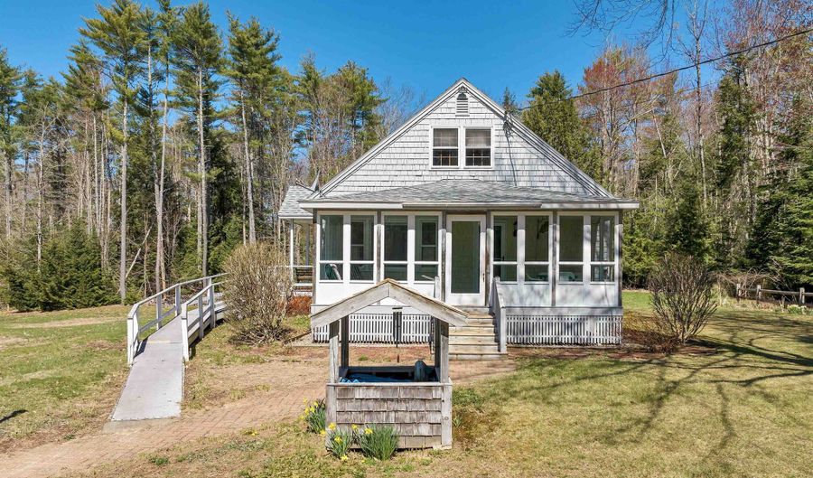 134 Middle Rd, Tuftonboro, NH 03816 - 3 Beds, 2 Bath