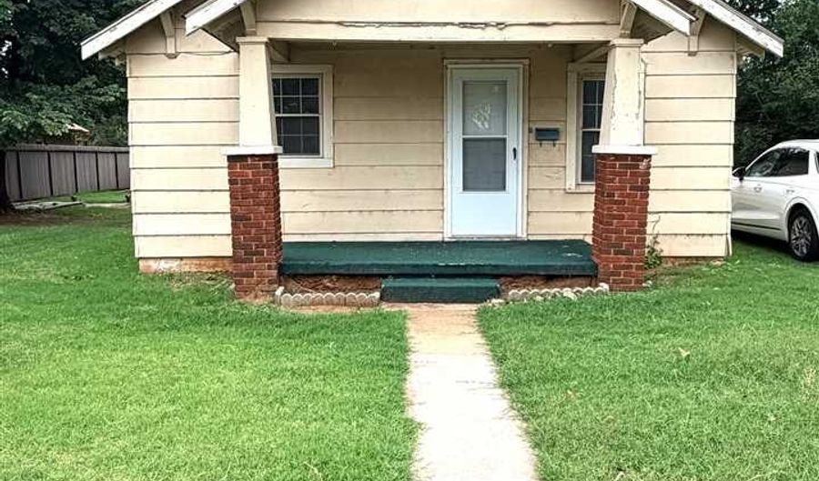 608 E Central Blvd, Anadarko, OK 73005 - 3 Beds, 2 Bath
