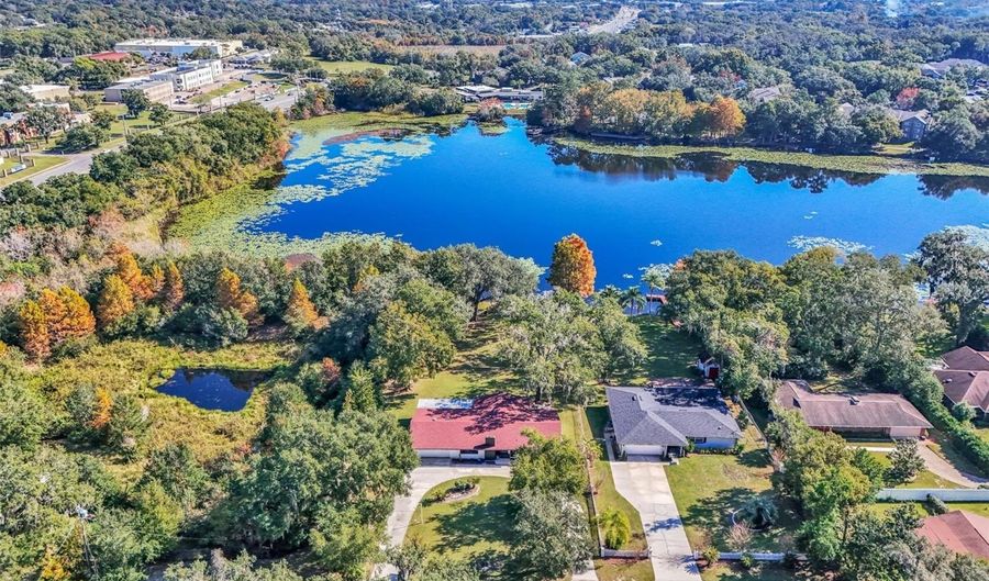 733 OVERLOOK Dr, Apopka, FL 32703 - 3 Beds, 2 Bath