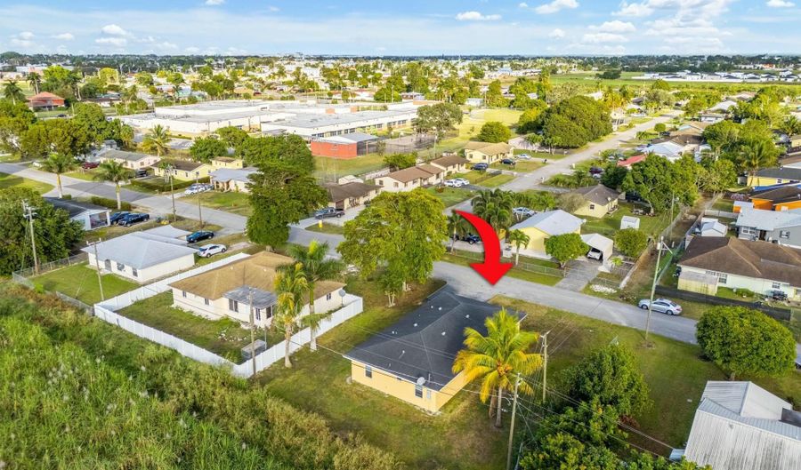 900 SW 12th St, Belle Glade, FL 33430 - 4 Beds, 3 Bath