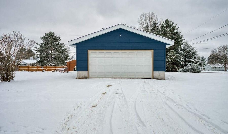 98 South Dr, Babbitt, MN 55706 - 3 Beds, 2 Bath