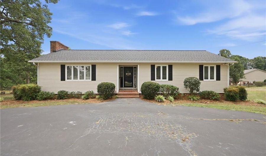 312 Aldridge Rd, Archdale, NC 27263 - 3 Beds, 2 Bath