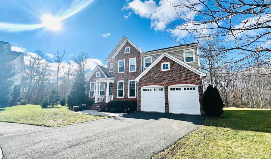 24823 BARRINGTON GROVE Ct, Aldie, VA 20105 - 6 Beds, 5 Bath