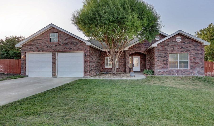 2105 Brunson St, Alpine, TX 79830 - 3 Beds, 3 Bath