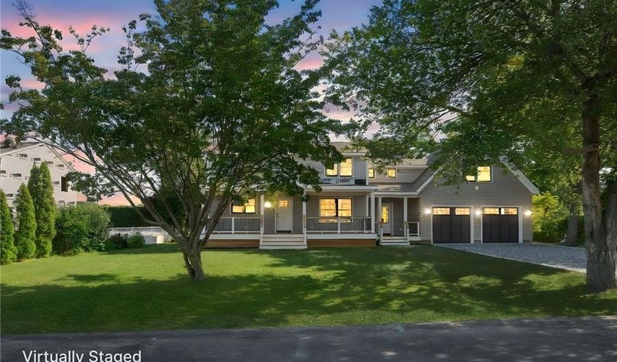 26 Westmoreland St, Narragansett, RI 02882 - 4 Beds, 3 Bath