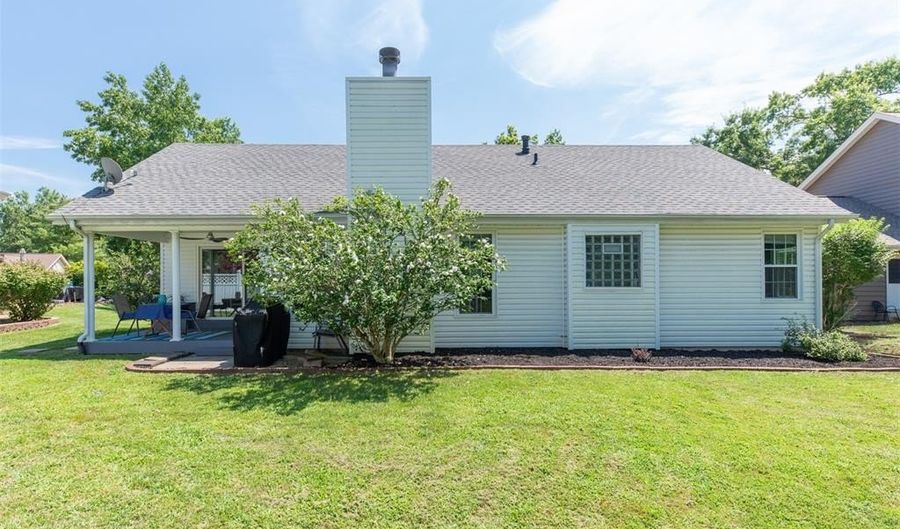 765 Spring Hill Farm Dr, Ballwin, MO 63021 - 3 Beds, 2 Bath