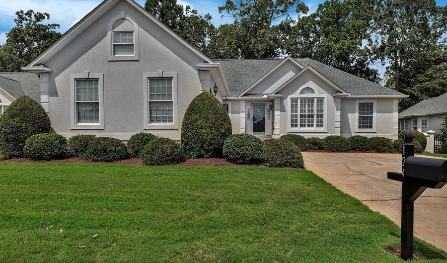 124 Reed Pl, Anderson, SC 29621 - 3 Beds, 2 Bath