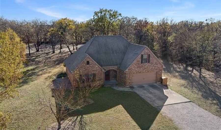 234 Farland St, Ardmore, OK 73401 - 5 Beds, 3 Bath
