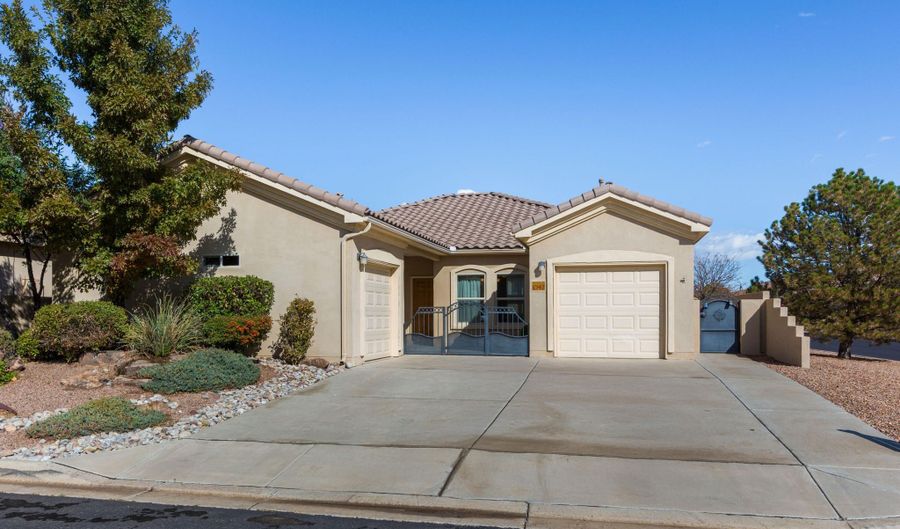 1047 Prairie Zinnia Dr, Bernalillo, NM 87004 - 3 Beds, 3 Bath