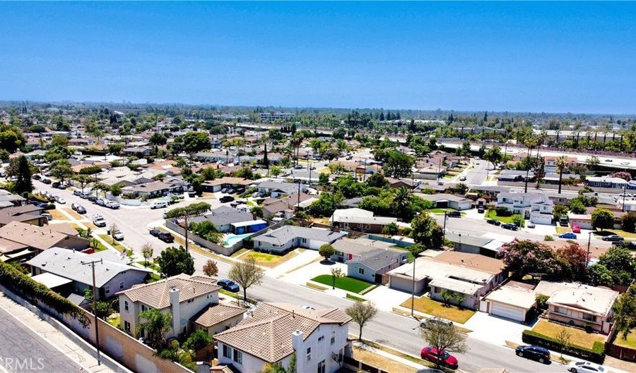 2508 W Picadilly Way B, Anaheim, CA 92801 - 1 Beds, 1 Bath
