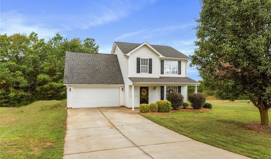 102 Lochenshire Pl, Belton, SC 29627 - 3 Beds, 3 Bath