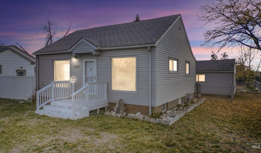 729 N 11th Ave, Buhl, ID 83316 - 2 Beds, 2 Bath