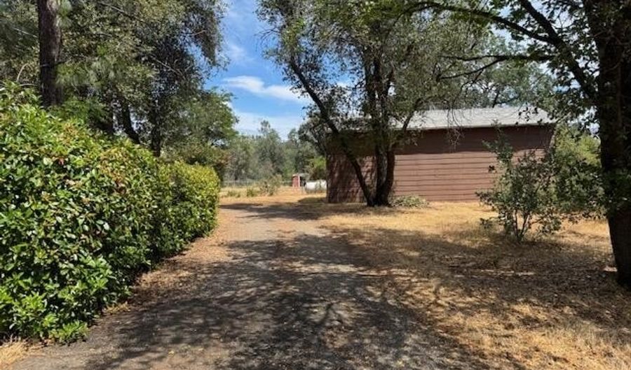 17300 Fuzzy Ln, Anderson, CA 96007 - 3 Beds, 2 Bath