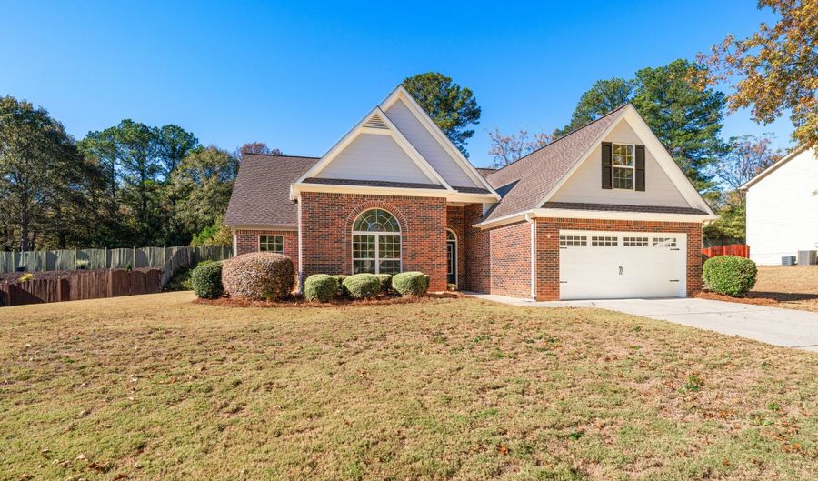 738 York View Dr, Auburn, GA 30011 - 4 Beds, 3 Bath
