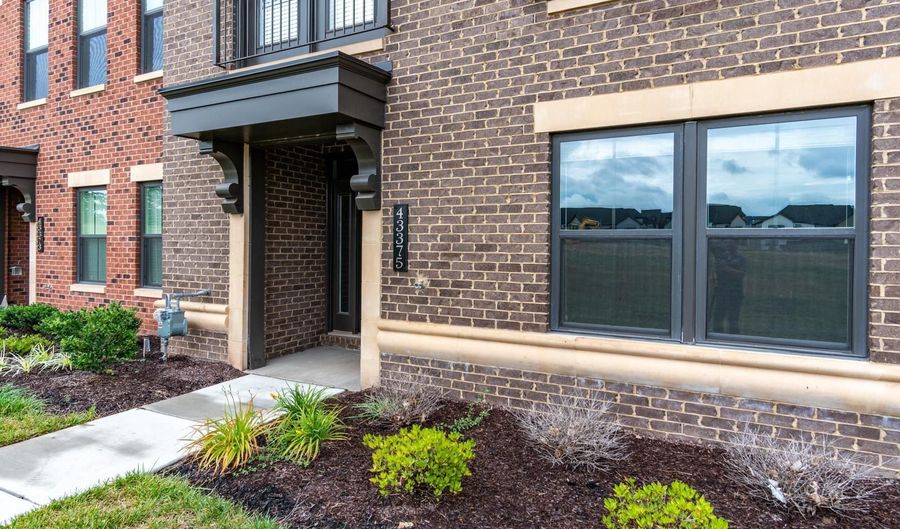 43375 WHITEHEAD Ter, Ashburn, VA 20148 - 5 Beds, 5 Bath