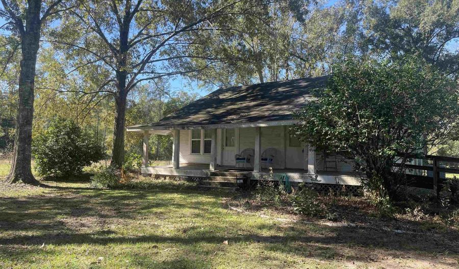 29809 S Cafe Line Rd, Albany, LA 70711 - 2 Beds, 1 Bath