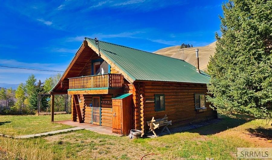 53 Runnin Bear Rd, Carmen, ID 83462 - 2 Beds, 2 Bath