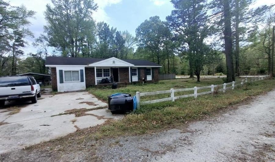 2410 Coggins Ln, Ayden, NC 28513 - 3 Beds, 2 Bath