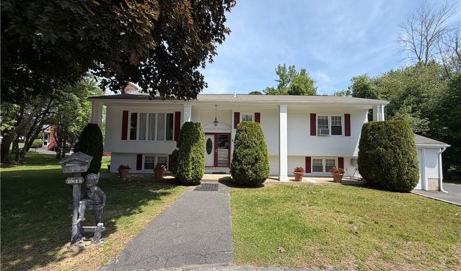 6 Balsam Ct, Johnston, RI 02919 - 3 Beds, 2 Bath