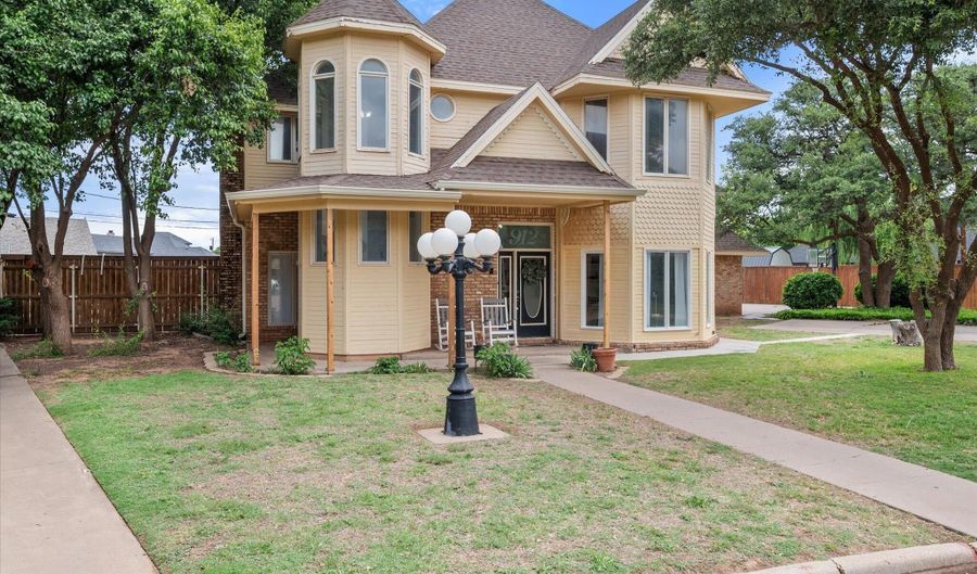 912 Velray Ave, Abernathy, TX 79311 - 4 Beds, null Bath