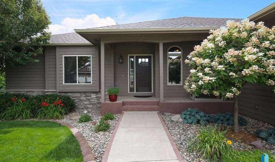 1809 W Ashton Trl, Brandon, SD 57005 - 4 Beds, 3 Bath