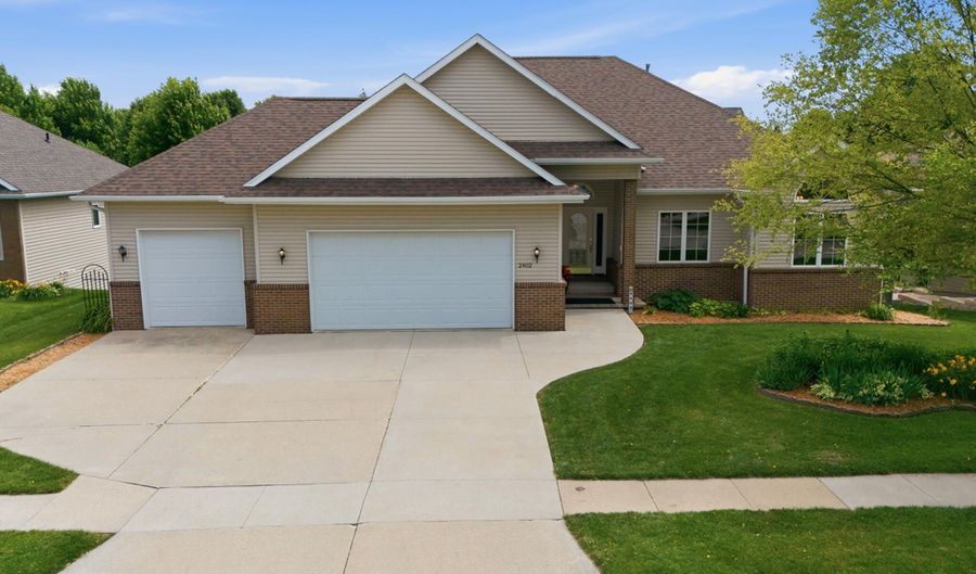 2402 Suncrest Dr, Ames, IA 50014 - 5 Beds, 3 Bath