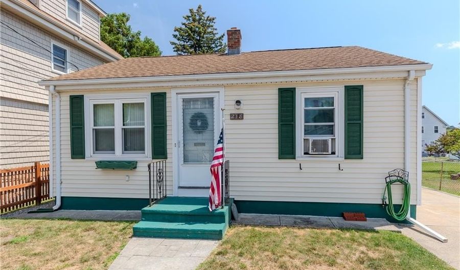 218 S Hull St, East Providence, RI 02914 - 2 Beds, 2 Bath