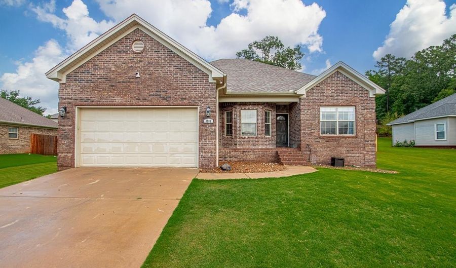 3906 Edgewater Dr, Benton, AR 72019 - 4 Beds, 2 Bath