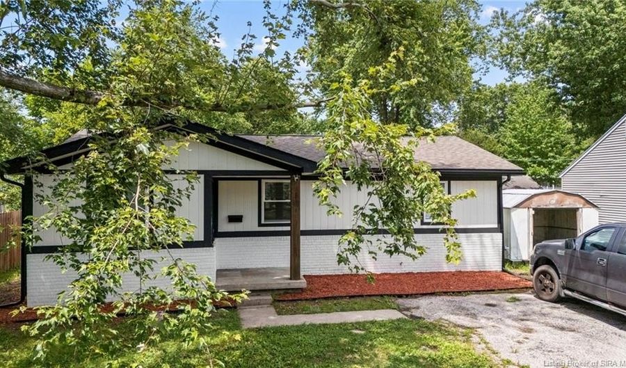 630 W Cross St, Austin, IN 47102 - 3 Beds, 2 Bath