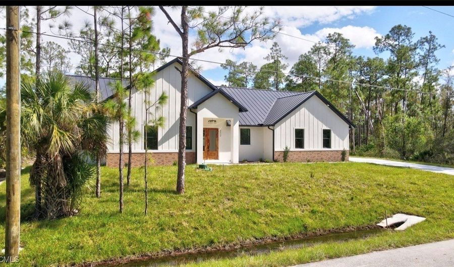 2310 Columbus Ave, Alva, FL 33920 - 4 Beds, 2 Bath