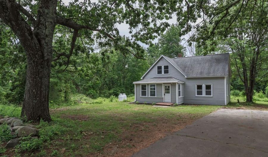 783 Hooksett Rd, Auburn, NH 03032 - 3 Beds, 2 Bath