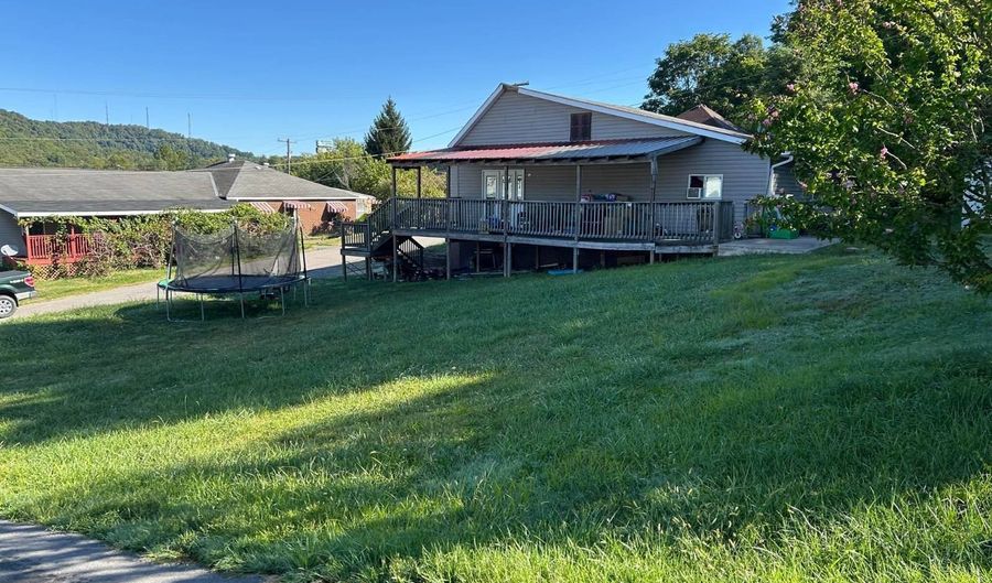 54 Church St, Anmoore, WV 26301 - 4 Beds, 1 Bath