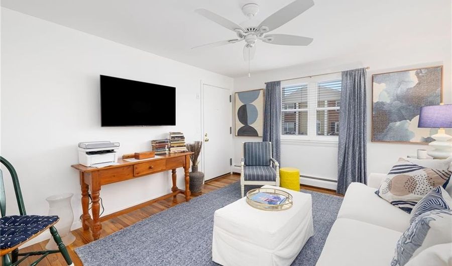 70 Carroll Ave 1009, Newport, RI 02840 - 1 Beds, 1 Bath