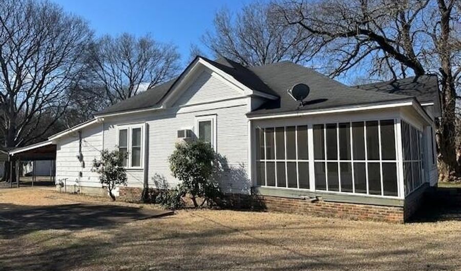 91 Whitfield St, Artesia, MS 39736 - 3 Beds, 2 Bath