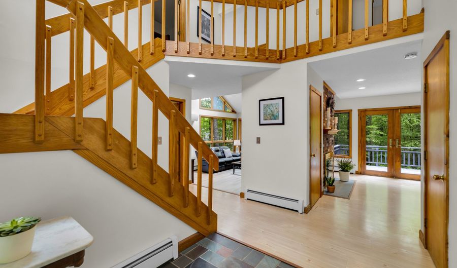 31 Wildwood Dr, Columbia, CT 06237 - 4 Beds, 3 Bath