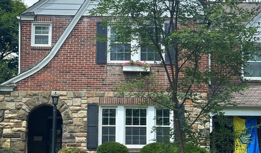 310 HOPKINS Rd, Baltimore, MD 21212 - 5 Beds, 4 Bath