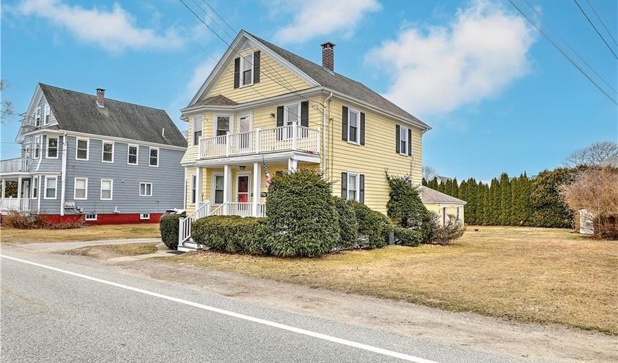 509 Middle Hwy, Barrington, RI 02806 - 4 Beds, 1 Bath