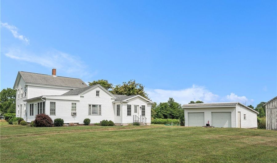 6925 New London Rd, Ashtabula, OH 44004 - 4 Beds, 2 Bath