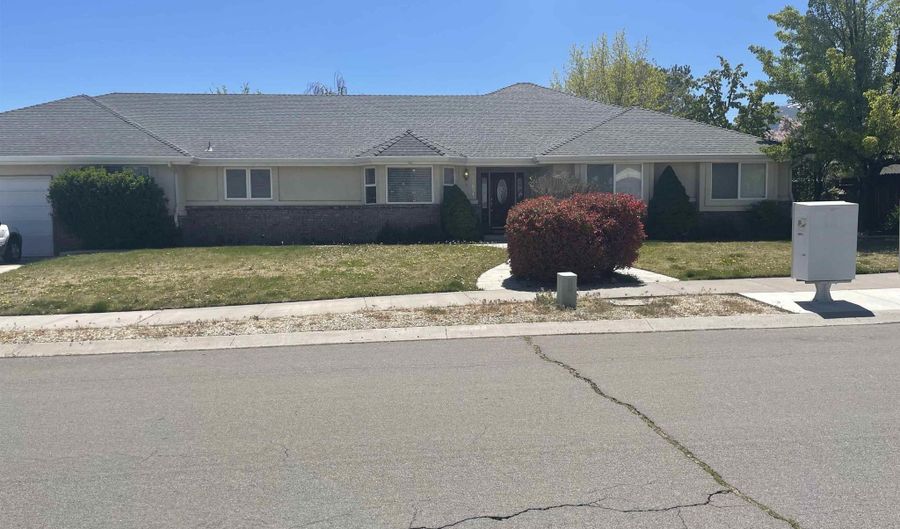 1631 Evergreen Lot Dr, Carson City, NV 89703 - 3 Beds, 3 Bath