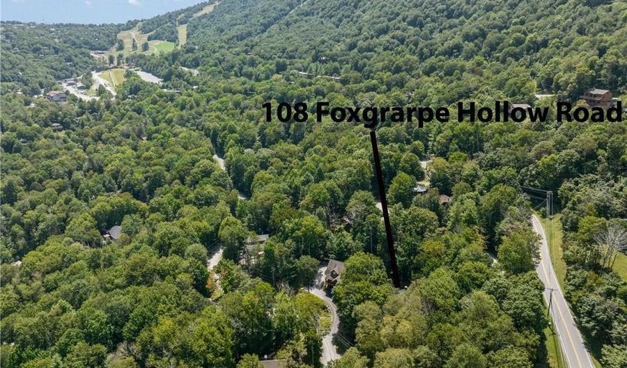 108 Foxgrape Hollow Rd, Beech Mountain, NC 28604 - 4 Beds, 3 Bath