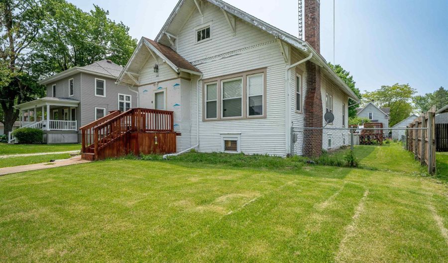 602 W ADAMS St, Abingdon, IL 61410 - 2 Beds, 1 Bath