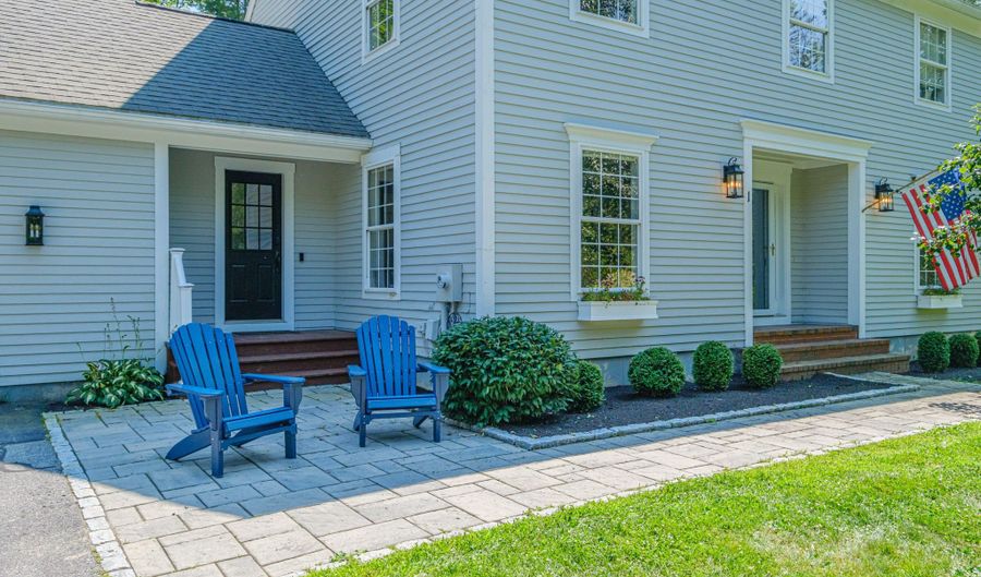 1 Geary Way, Falmouth, ME 04105 - 3 Beds, 3 Bath