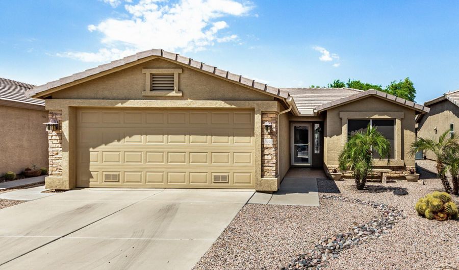3920 E RUNAWAY BAY Pl, Chandler, AZ 85249 - 2 Beds, 2 Bath