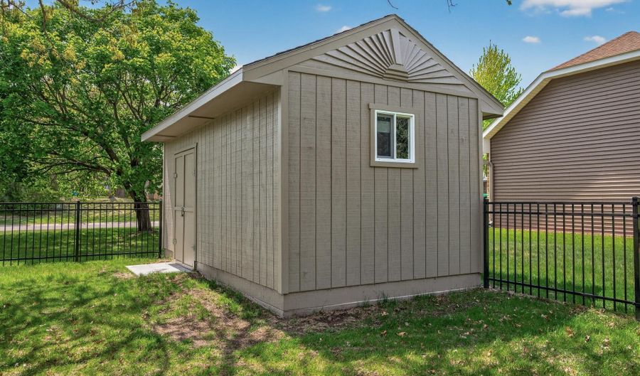 15062 Crane St NW, Andover, MN 55304 - 5 Beds, 4 Bath