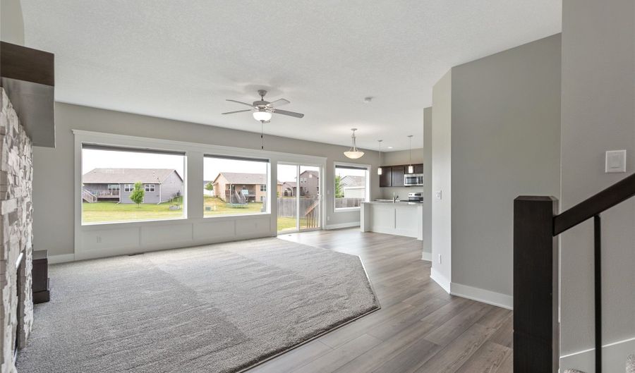 2634 3rd Ave SW, Altoona, IA 50009 - 5 Beds, 4 Bath