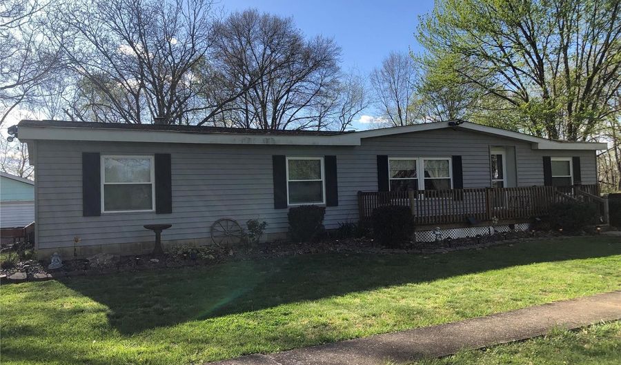 21509 Deer Trl, Carlyle, IL 62231 - 3 Beds, 2 Bath