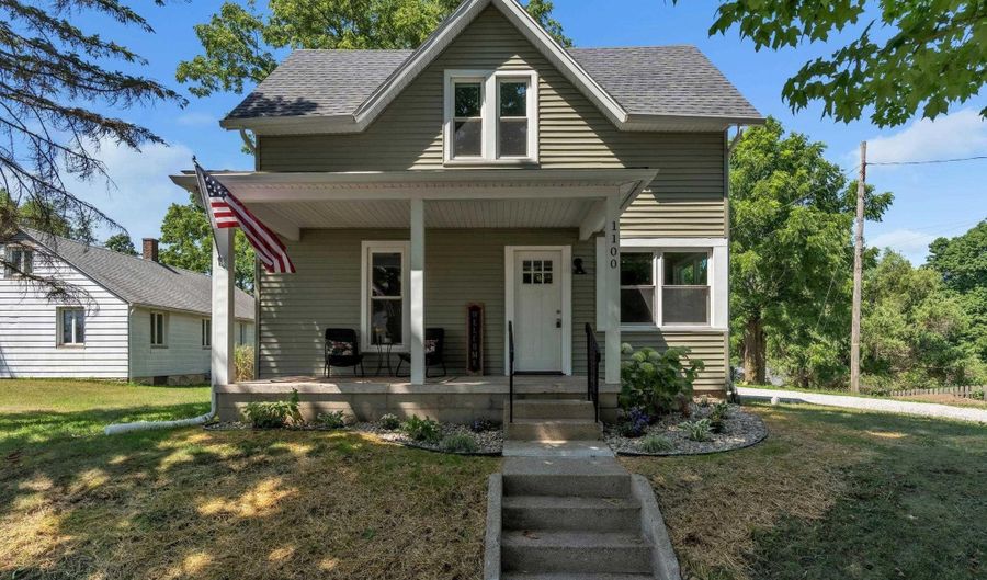 1100 W Broad St, Angola, IN 46703 - 3 Beds, 2 Bath